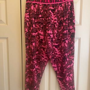 Hot pink Zumba calf length haram pants.